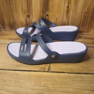 Crocs Women's Sandles Size 8 Blue And Purple